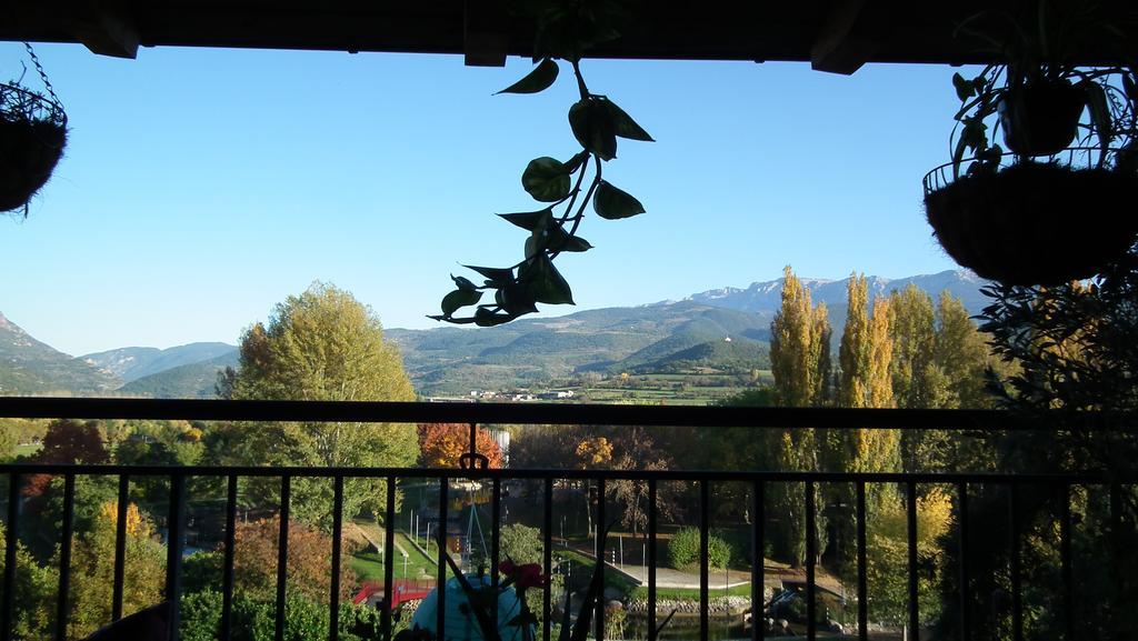 Casa Catharina Bed and Breakfast La Seu d'Urgell Buitenkant foto